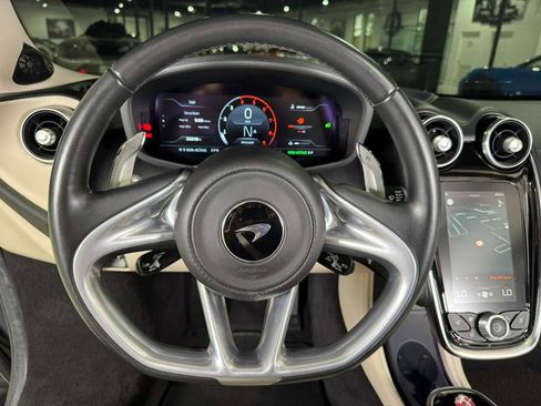 Used 2020 McLaren GT image 23