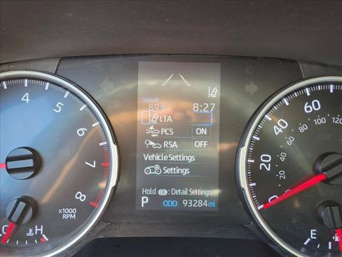 Used 2021 Toyota RAV4 LE AWD/4WD image 10