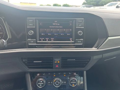 Used 2019 Volkswagen Jetta R-Line FWD image 19