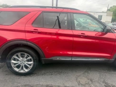Used 2020 Ford Explorer XLT w/ Equipment Group 202A AWD/4WD image 2