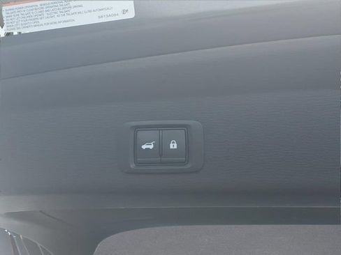 Used 2025 Mitsubishi Outlander SE AWD/4WD image 16