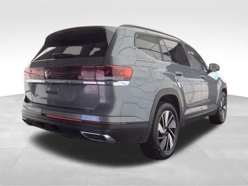 Used 2025 Volkswagen Atlas SE AWD/4WD image 6