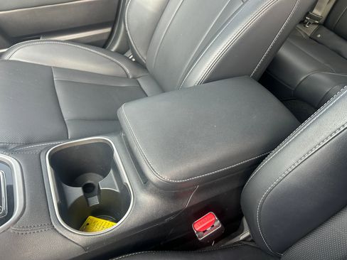 Used 2021 Subaru Outback Limited image 23