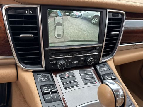 Used 2012 Porsche Panamera 4 image 19