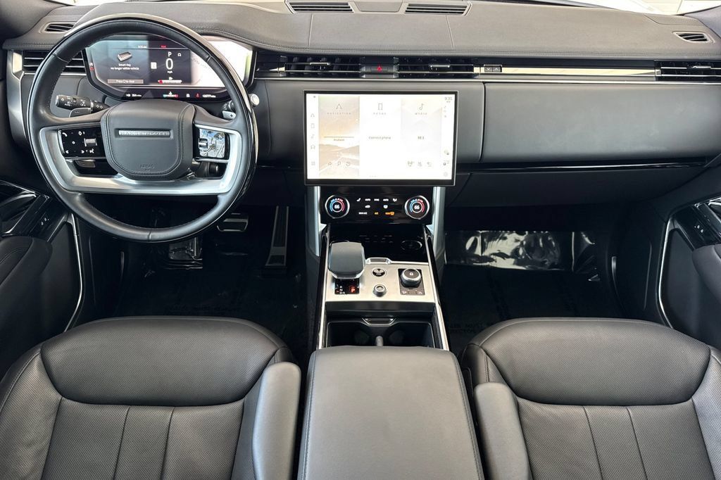 Used 2023 Land Rover Range Rover SE AWD/4WD image 4