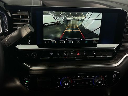 Used 2025 Chevrolet Silverado 2500 LTZ w/ LTZ Convenience Package image 19