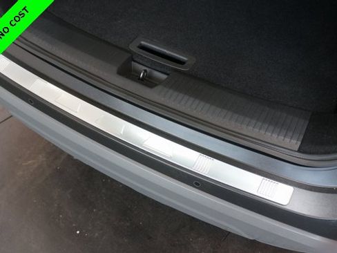 Used 2023 Nissan Rogue S image 42