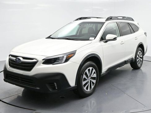 Used 2020 Subaru Outback Premium AWD/4WD image 3
