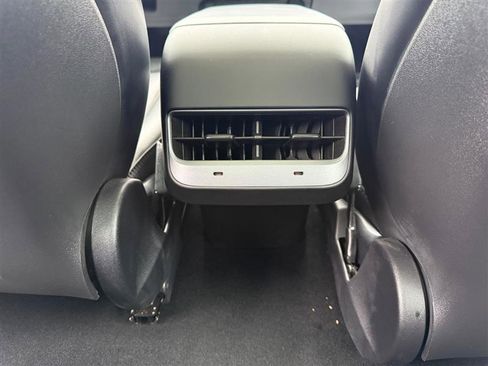 Used 2023 Tesla Model 3 Standard Range image 39