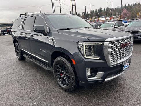 Used 2022 GMC Yukon XL Denali image 3
