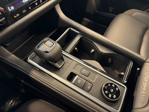 Certified 2025 Nissan Pathfinder SL AWD/4WD image 22