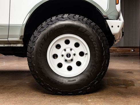 Used 2022 Ford Bronco Wildtrak image 12