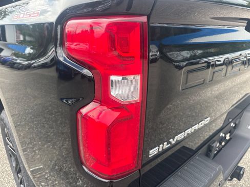 Used 2025 Chevrolet Silverado 1500 LT Trail Boss w/ LT Trail Boss Premium Package AWD/4WD image 11