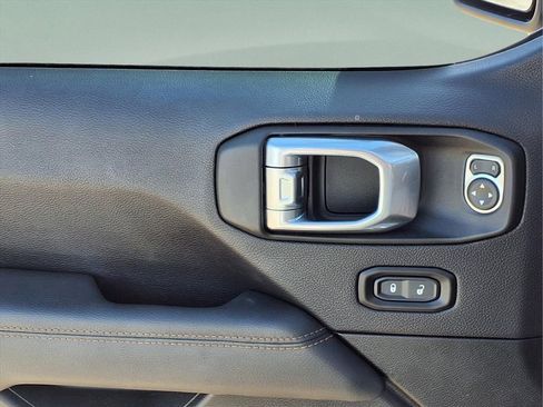 Used 2023 Jeep Wrangler Altitude image 18