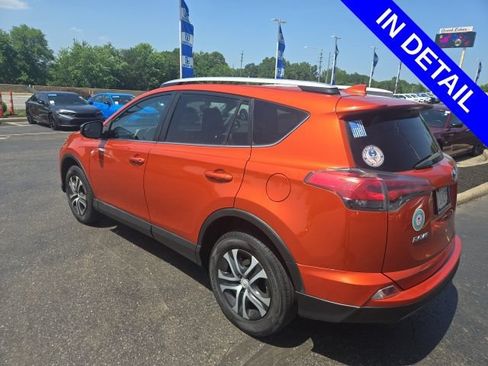 Used 2016 Toyota RAV4 LE AWD/4WD image 4