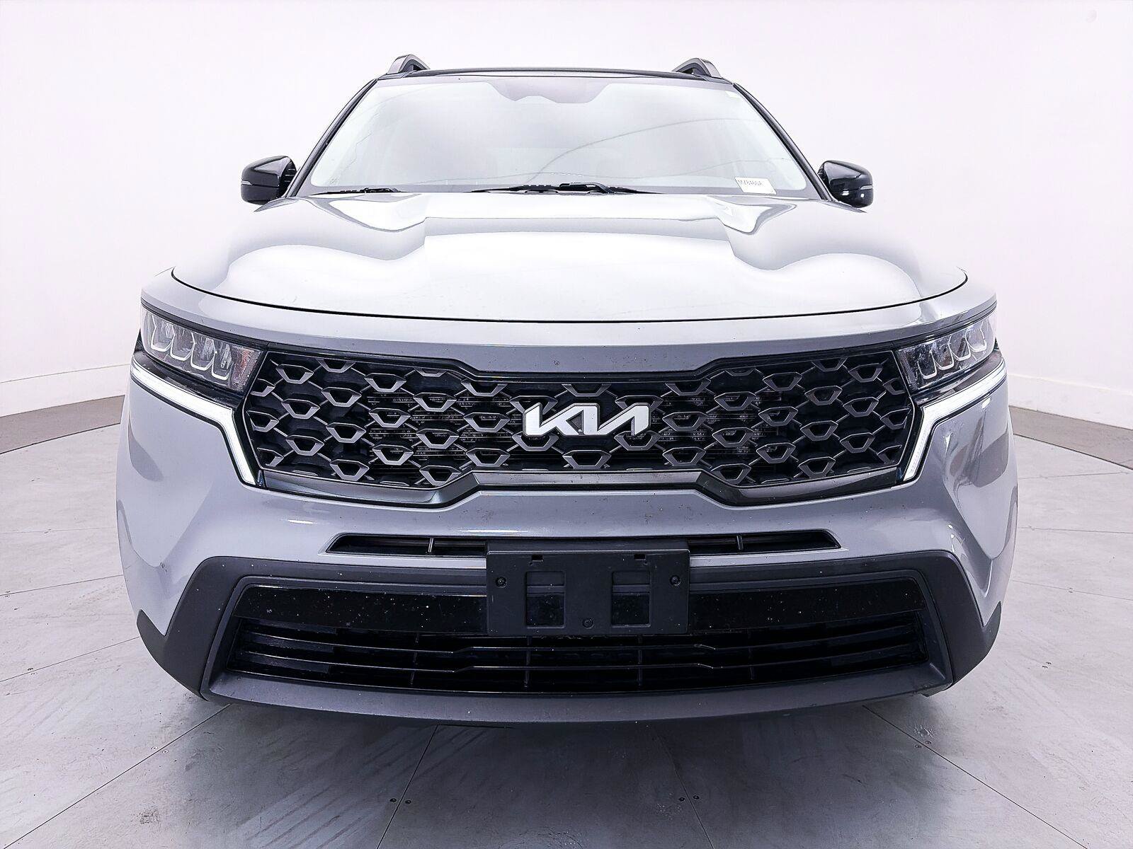 Used 2022 Kia Sorento S w/ Panoramic Sunroof Package AWD/4WD image 2