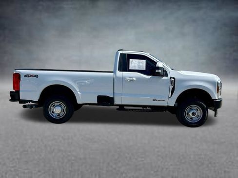 Used 2025 Ford F250 XL AWD/4WD image 4