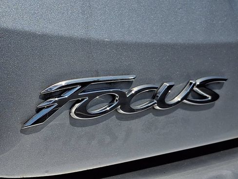 Used 2017 Ford Focus SE FWD image 30
