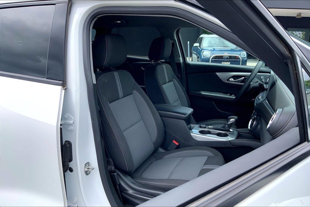Used 2023 Chevrolet Blazer LT FWD image 7