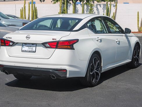 Used 2023 Nissan Altima 2.5 SR FWD image 9
