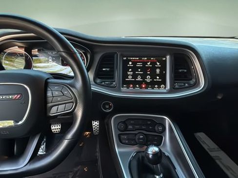 Used 2022 Dodge Challenger R/T Scat Pack RWD image 11