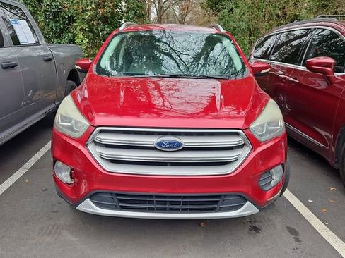 Used 2017 Ford Escape Titanium image 2