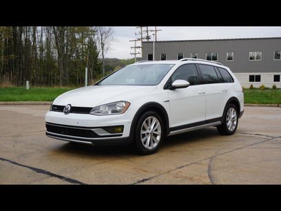 Used 2017 Volkswagen Golf Alltrack SE