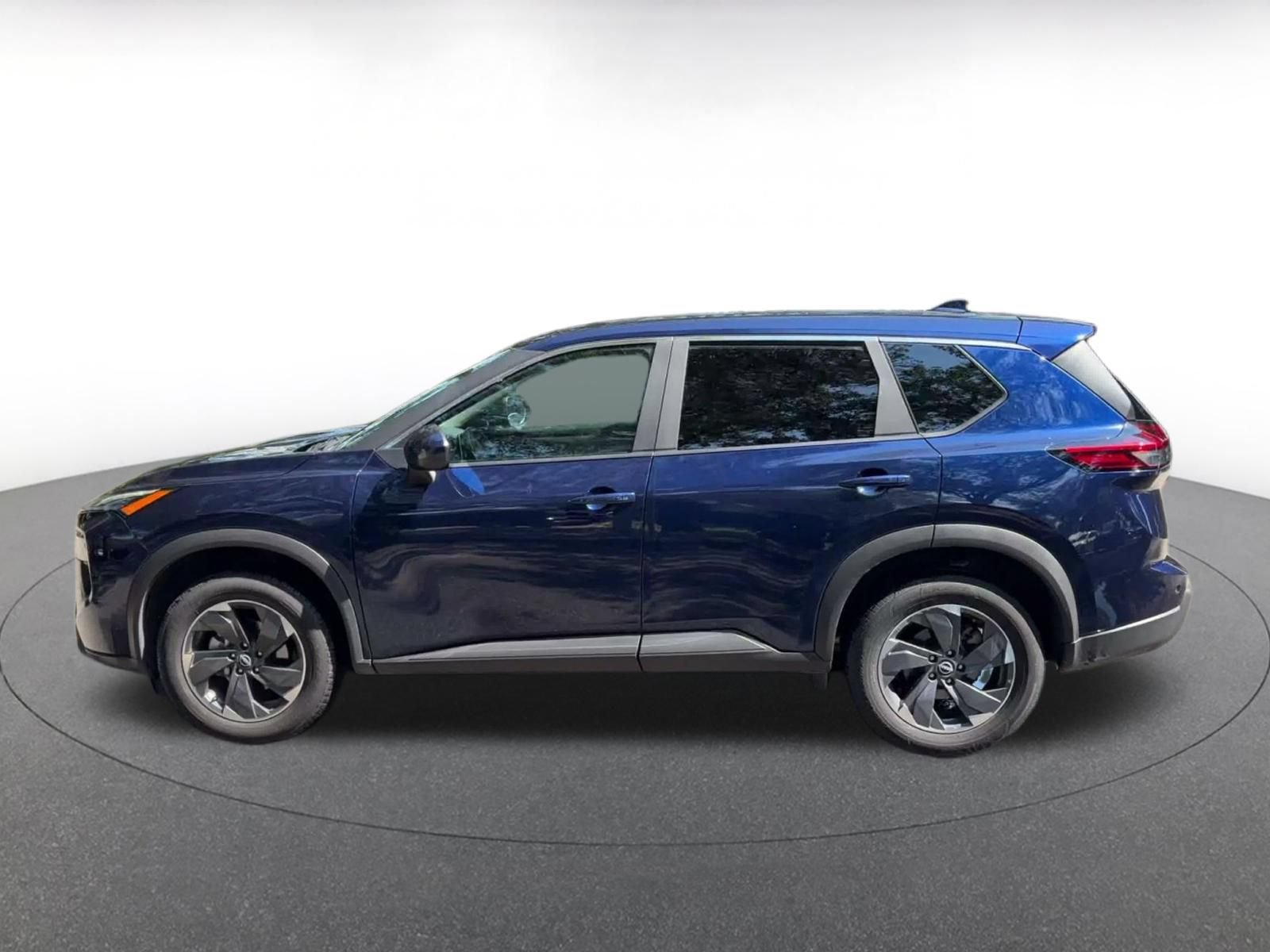 Used 2025 Nissan Rogue SV FWD image 8