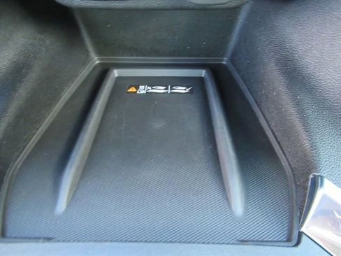 Used 2023 Chevrolet Traverse LT w/ LT Premium Package AWD/4WD image 27