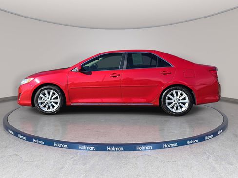 Used 2014 Toyota Camry XLE w/ Convenience Package image 9