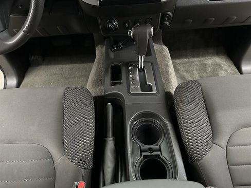 Used 2012 Nissan Xterra PRO-4X image 21