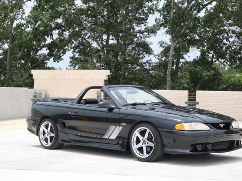 Used 1997 Ford Mustang GT RWD image 1