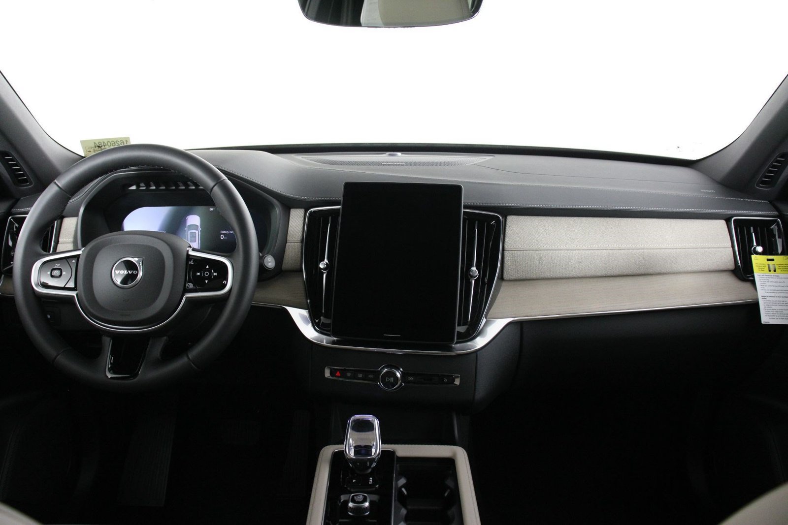 New 2026 Volvo XC90 T8 Plus w/ Protection Package Premier AWD/4WD image 5