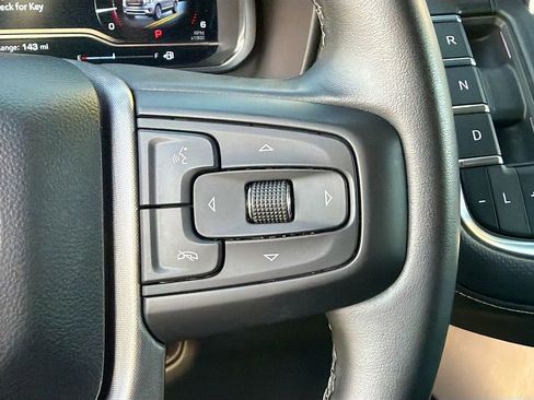 Used 2024 GMC Yukon XL SLT AWD/4WD image 38