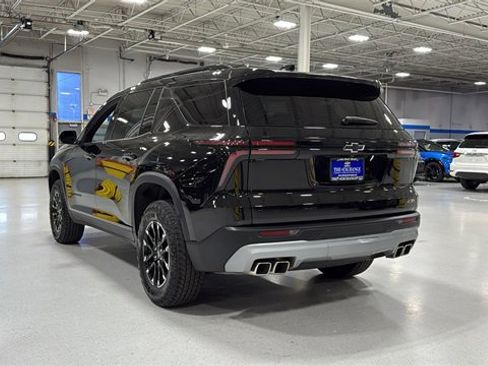 Used 2024 Chevrolet Traverse Z71 image 8