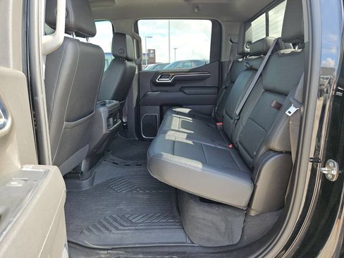 Used 2022 Chevrolet Silverado 1500 LT Trail Boss w/ LT Trail Boss Premium Package AWD/4WD image 14