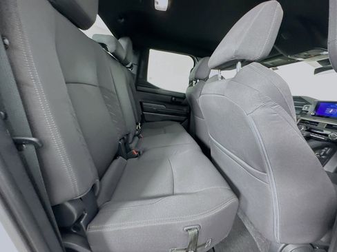 Used 2025 Toyota Tacoma SR5 AWD/4WD image 28