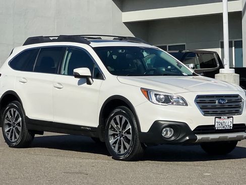 Used 2016 Subaru Outback 2.5i Limited AWD/4WD image 5
