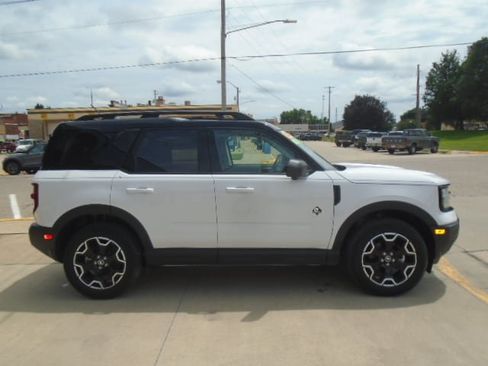 Used 2025 Ford Bronco Sport Outer Banks w/ Outer Banks Tech Package+ AWD/4WD image 13