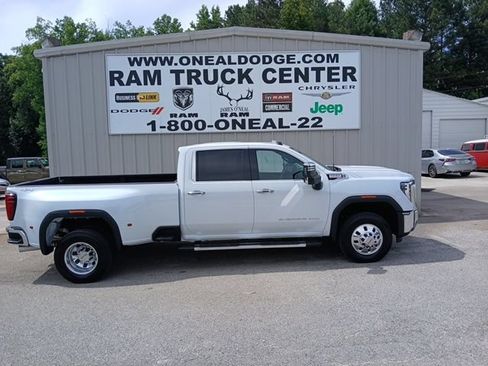 Used 2026 GMC Sierra 3500 SLT w/ SLT Premium Package AWD/4WD image 2