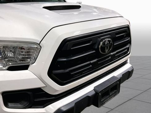 Certified 2019 Toyota Tacoma SR AWD/4WD image 26