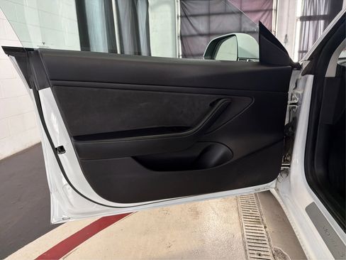 Used 2019 Tesla Model 3 Long Range image 23