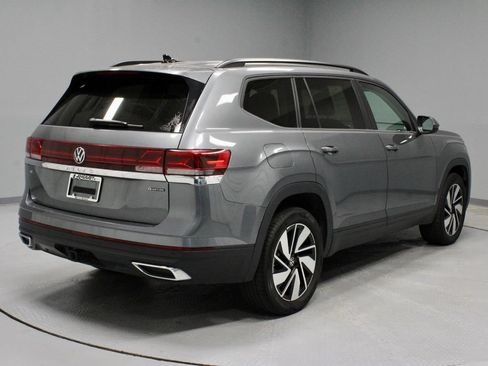 Used 2025 Volkswagen Atlas SE AWD/4WD image 11