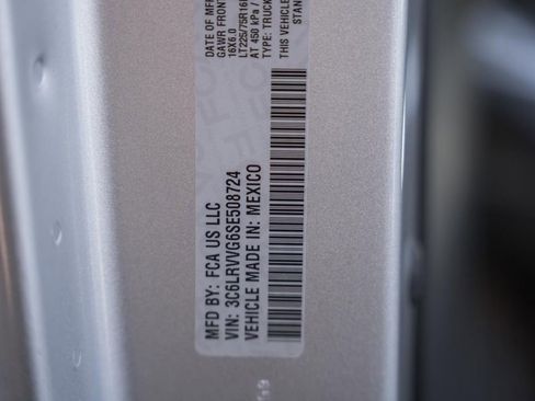 New 2025 RAM ProMaster 2500 w/ Quick Order Package 22G SLT image 33