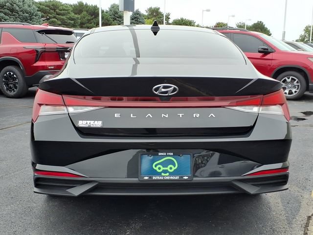 Used 2023 Hyundai Elantra SEL w/ Convenience Package FWD image 6