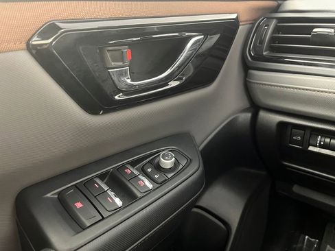 Used 2025 Subaru Forester Sport w/ Popular Package #1 image 26