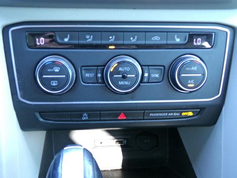 Used 2019 Volkswagen Atlas SE FWD image 11