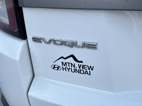 Used 2016 Land Rover Range Rover Evoque SE image 11