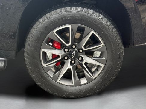 Used 2023 Chevrolet Tahoe Z71 AWD/4WD image 17