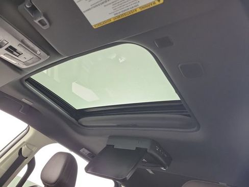 Used 2024 Toyota Sienna Platinum FWD image 21